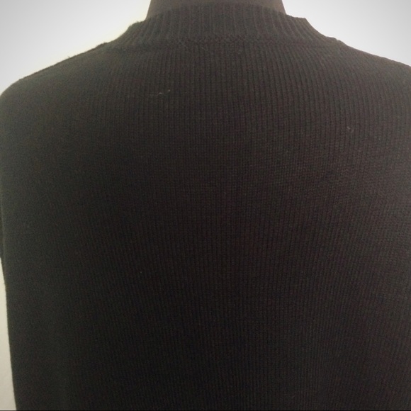 Sweater Poncho Fringed Black & White Size Medium - Picture 4 of 6